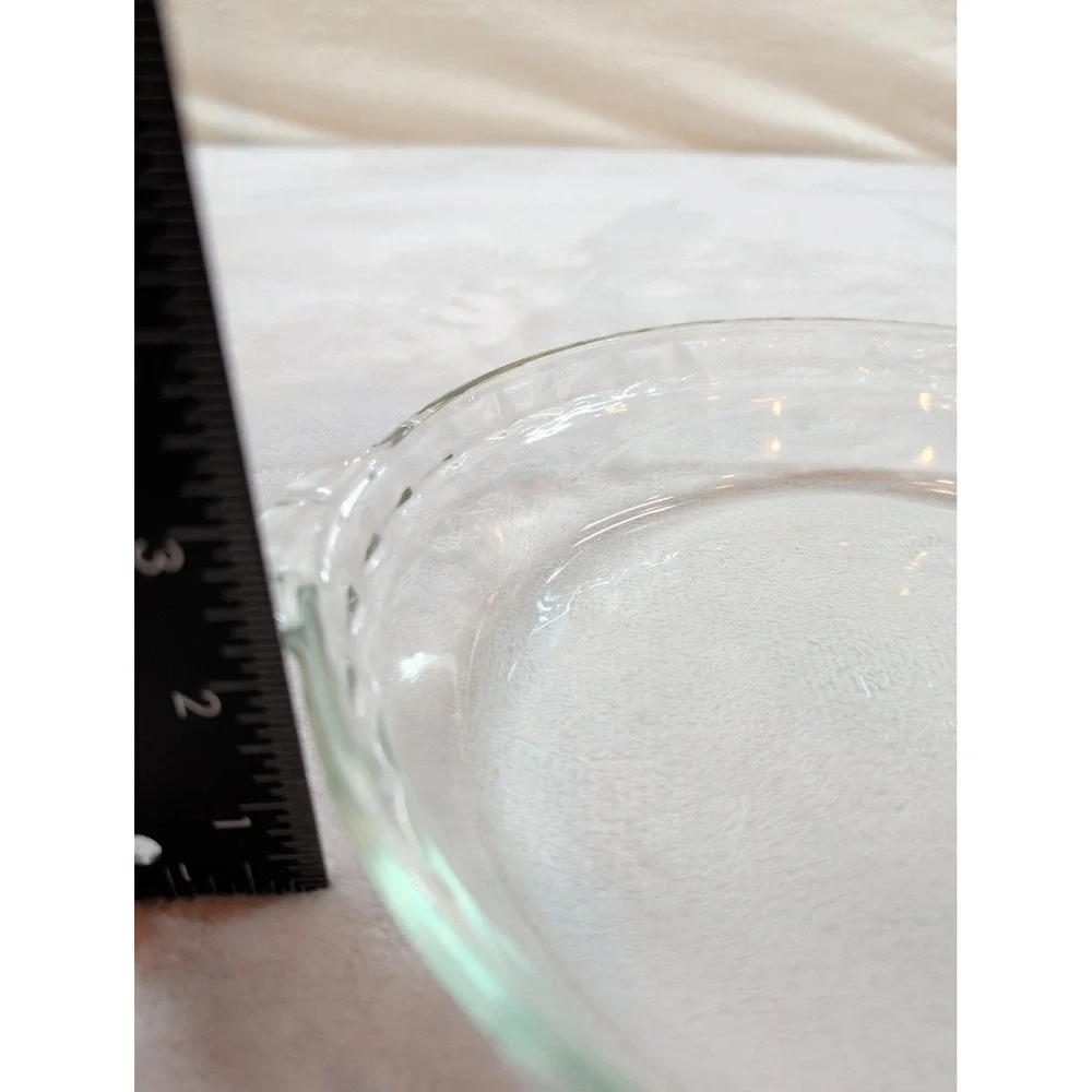 Pyrex Clear Glass 9.5‎ Inch Scalloped Pie Plate with Handles 209 Fluted Dish